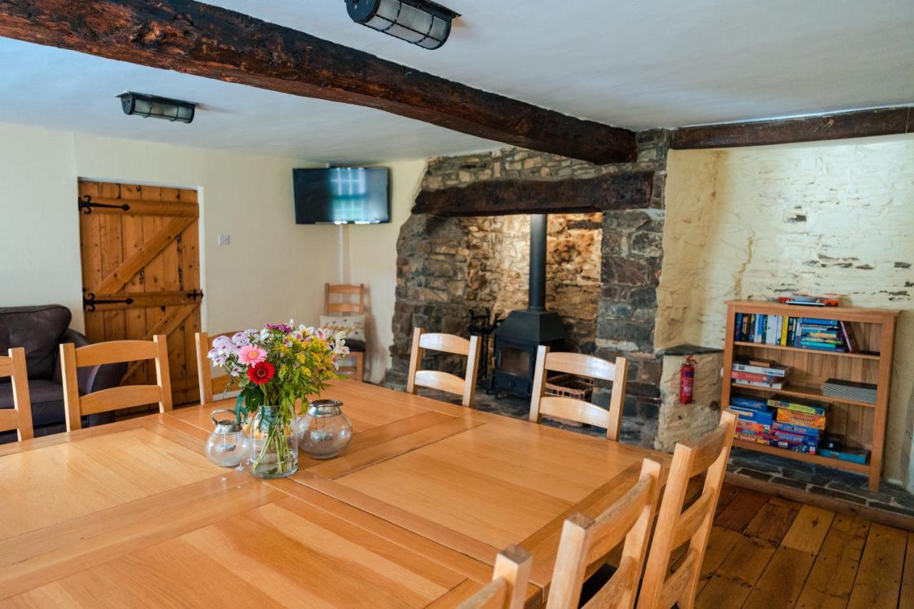 Poyers Farmhouse Wrafton Экстерьер фото